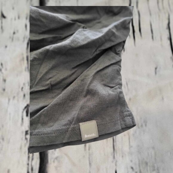 New Bench Women's Gray Graphic Design T-Shirt – Size Small - Picture 5 of 6